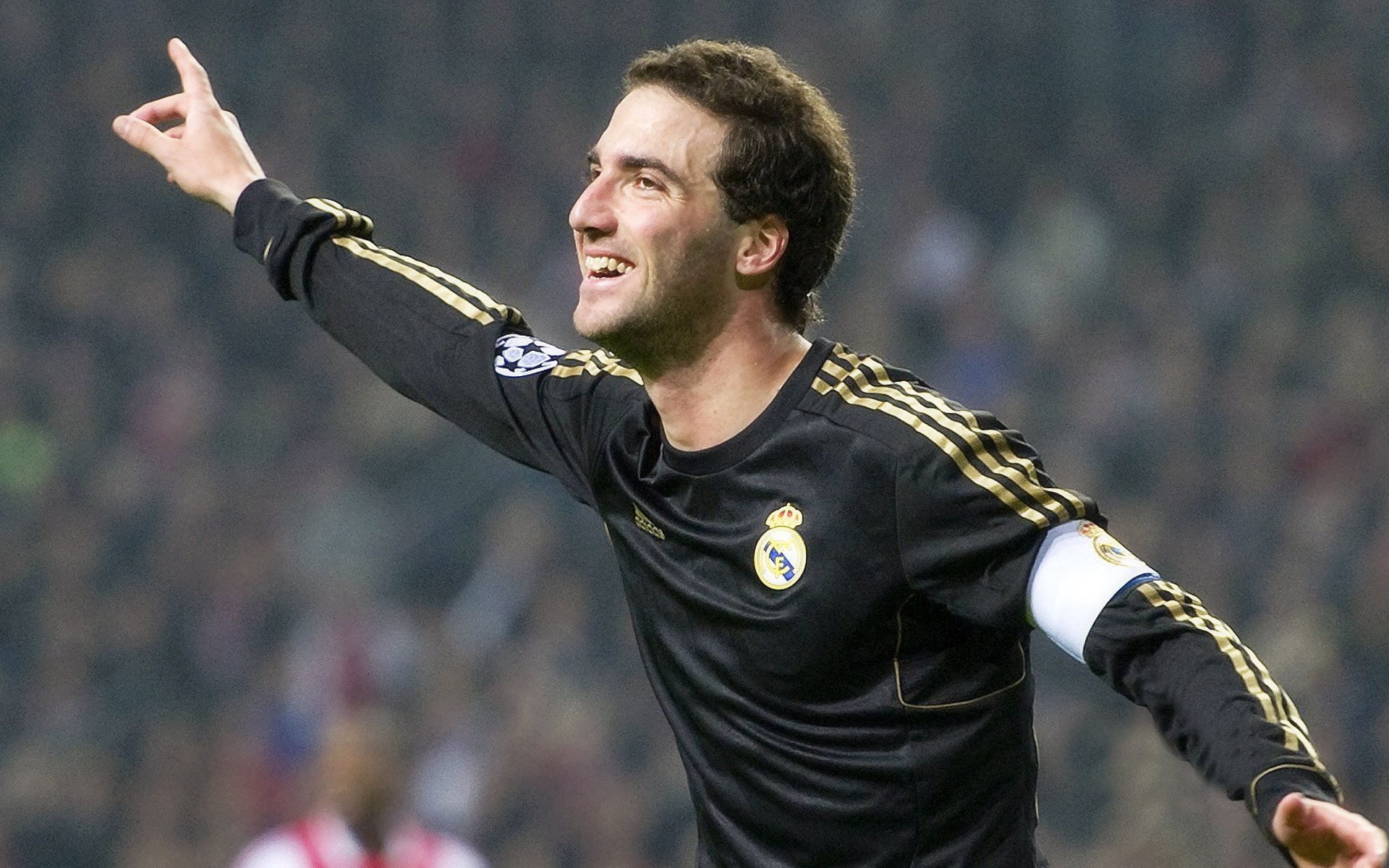 开云体育2026-若日尼奥魔术师般掌控全场！几内亚对阵喀麦隆，中场大师如何改写比赛走向？